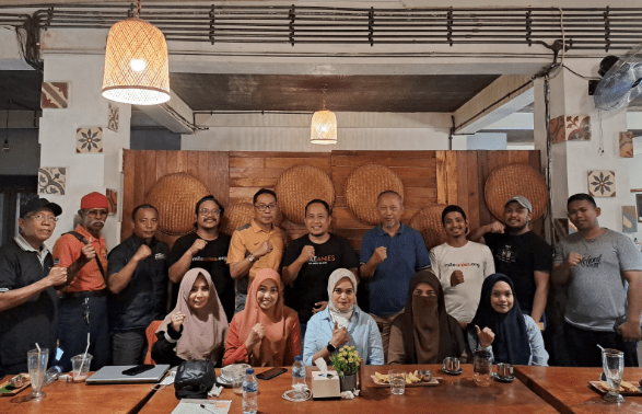 Relawan Mileanies di Makassar