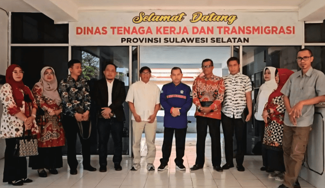Audiensi KKLT dengan Kepala Disnakertrans Sulsel