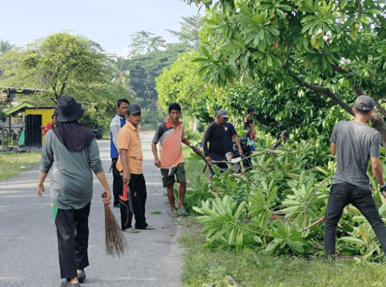 Jumat Bersih di Desa Solo Jadi Simbol Gotong Royong Warga