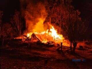 Satu Rumah Panggung di Parumpanai Ludes Terbakar, Kerugian Capai Rp.90 Juta